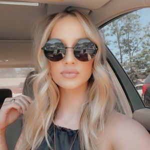 Meet your Posher, Kacey